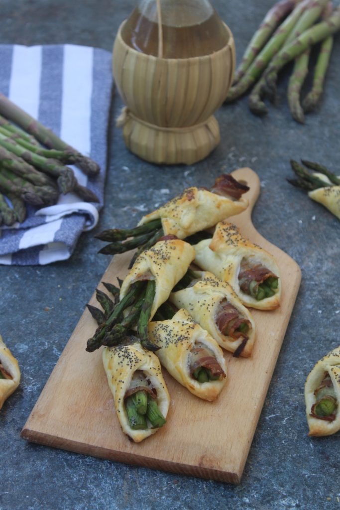 Involtini di pasta sfoglia con asparagi e pancetta, 3 ...