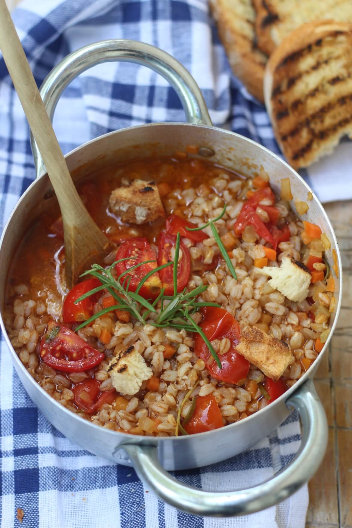 Zuppa rustica di farro SENZA PATATE, ricetta semplice e ...