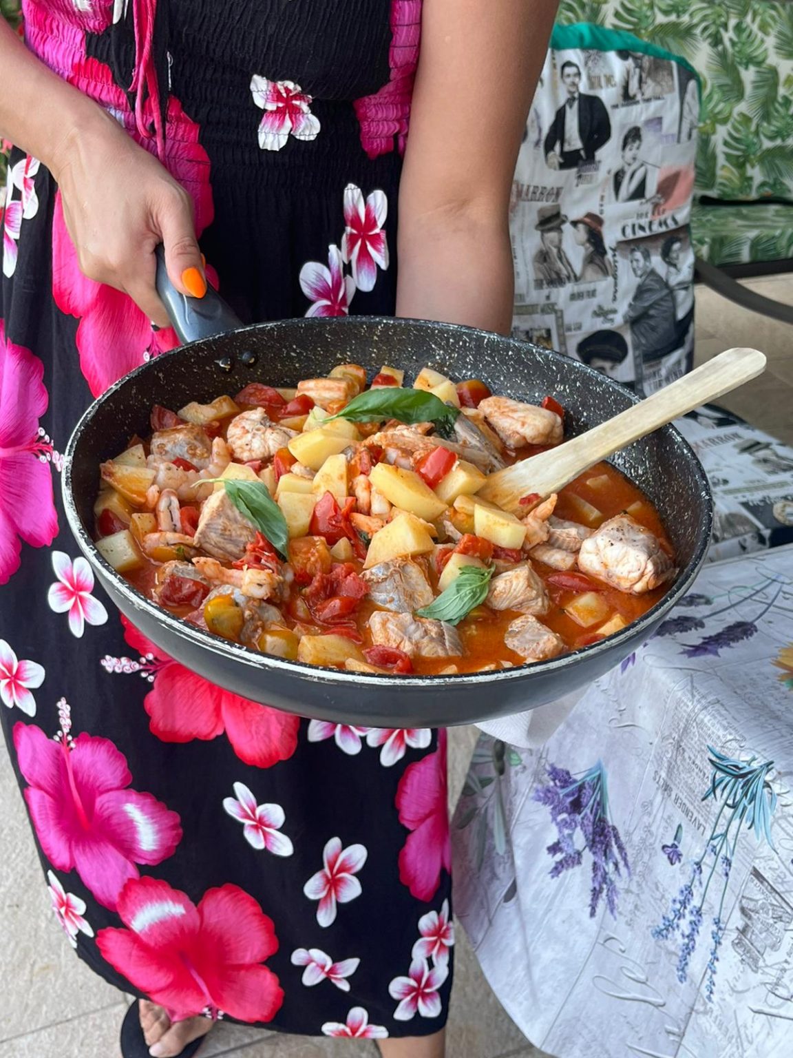 Palombo E Gamberi In Padella Con Patate E Pomodorini - Cibo Che Passione