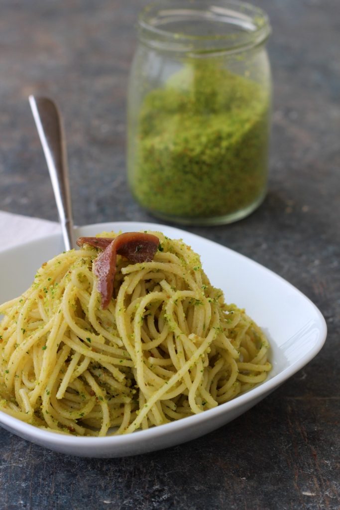 Spaghetti Con Pangrattato Aromatizzato E Acciughe - Cibo Che Passione