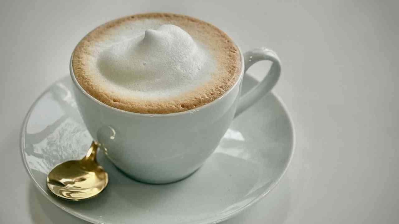 Cappuccino perfetto in poche mosse, la fai a casa come al bar