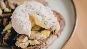 Uovo in camicia come prepararlo - cibochepassioneblog.it